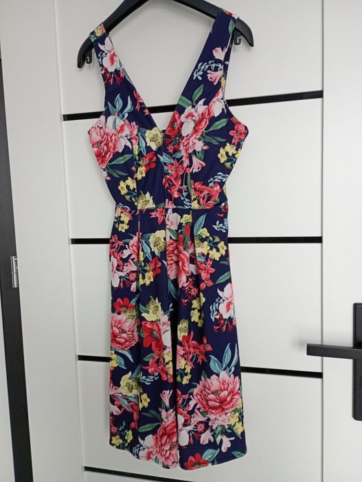 Sukienka w kwiaty
