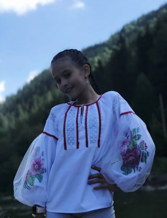 Вишиванка для дівчинки (на зріст 122-128)