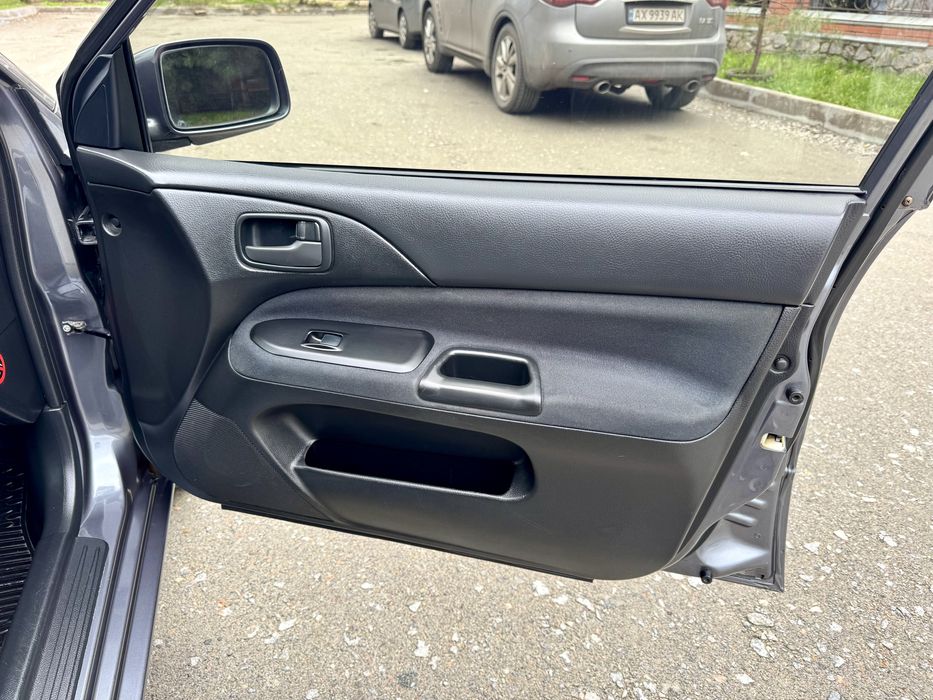 Продам Митсубиси Лансер