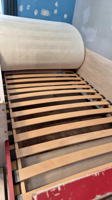 Łóżko dziecięce.