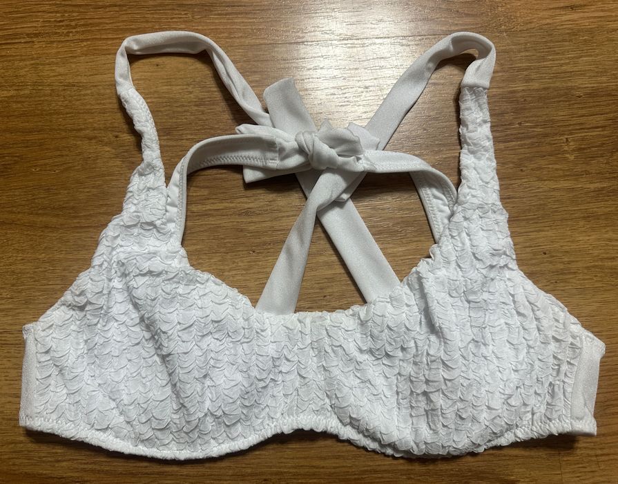 Miękki zabudowany biały stanik bikini Calzedonia Cobey wiązany plaża C