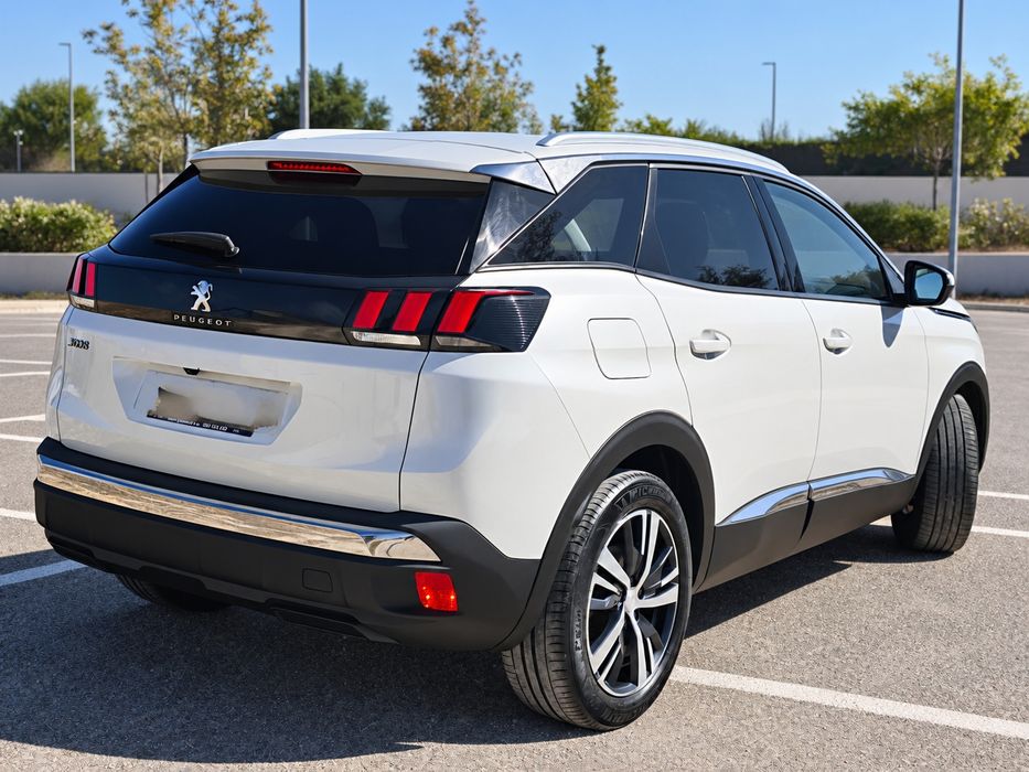 Peugeot 3008 1.2 PureTech Allure foto 4