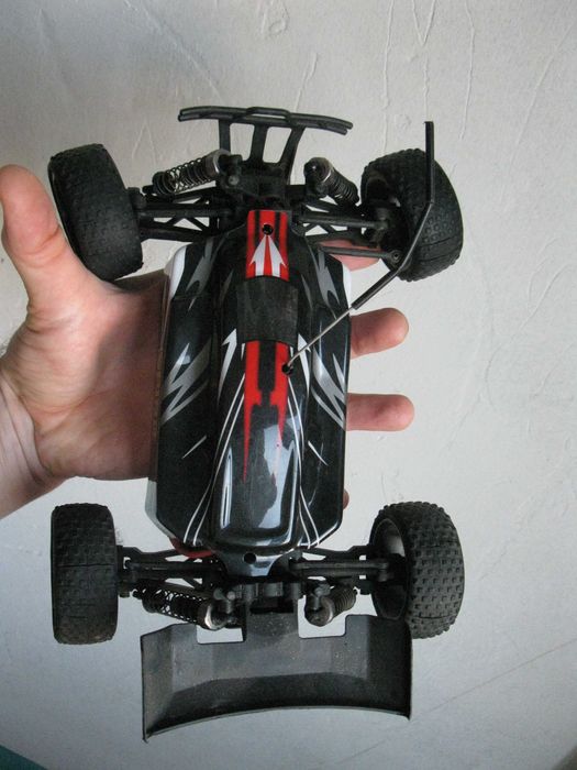 Модель автомобиля на радиоуправлении Багги 1:18 Himoto Spino E18XB