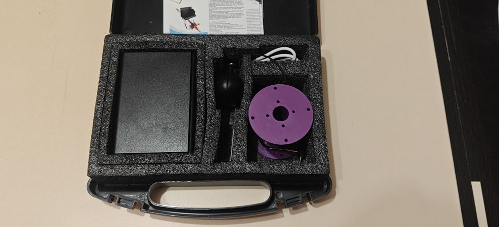 Підводна камера з дисплеєм