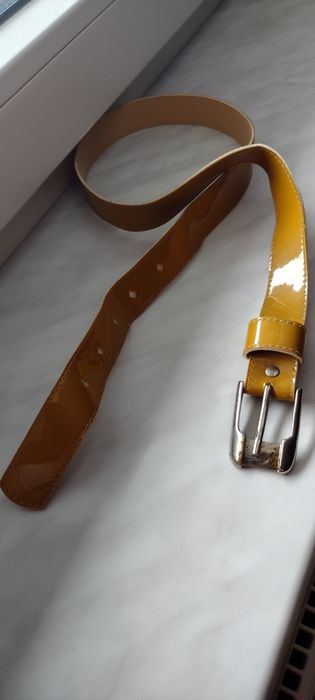 Pasek damski z klamrą