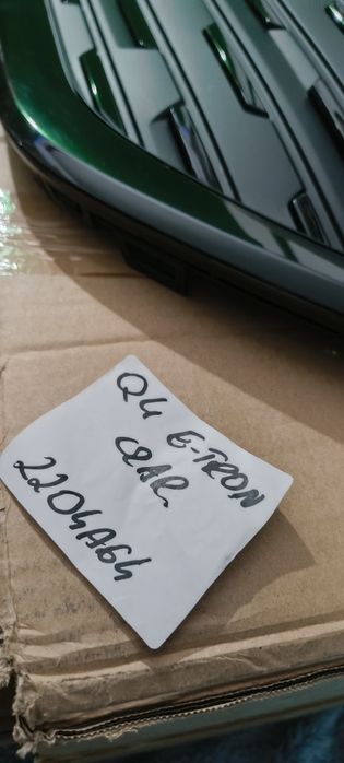 Grade frontal Audi Q4 Etron /original