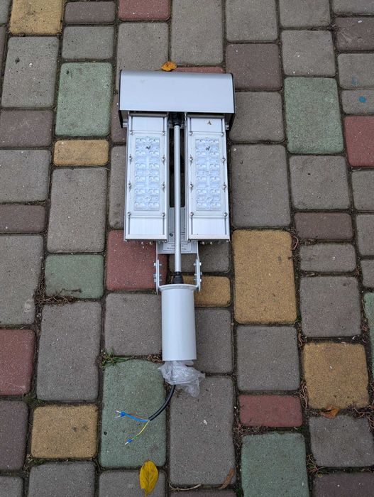 Світильник вуличний консольний LED 75 Вт на стовп