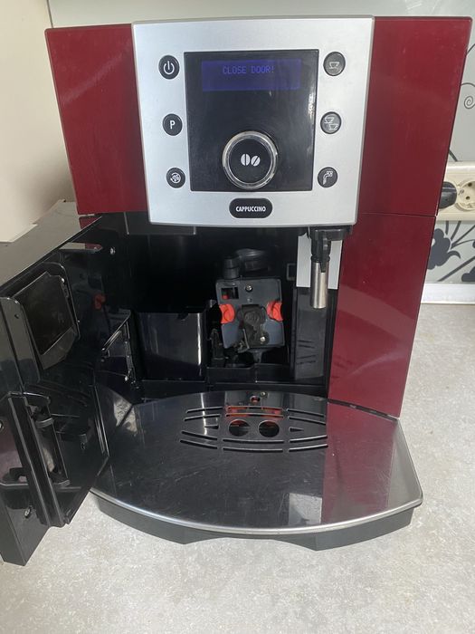 Кавова машина Delonghi Magnifika