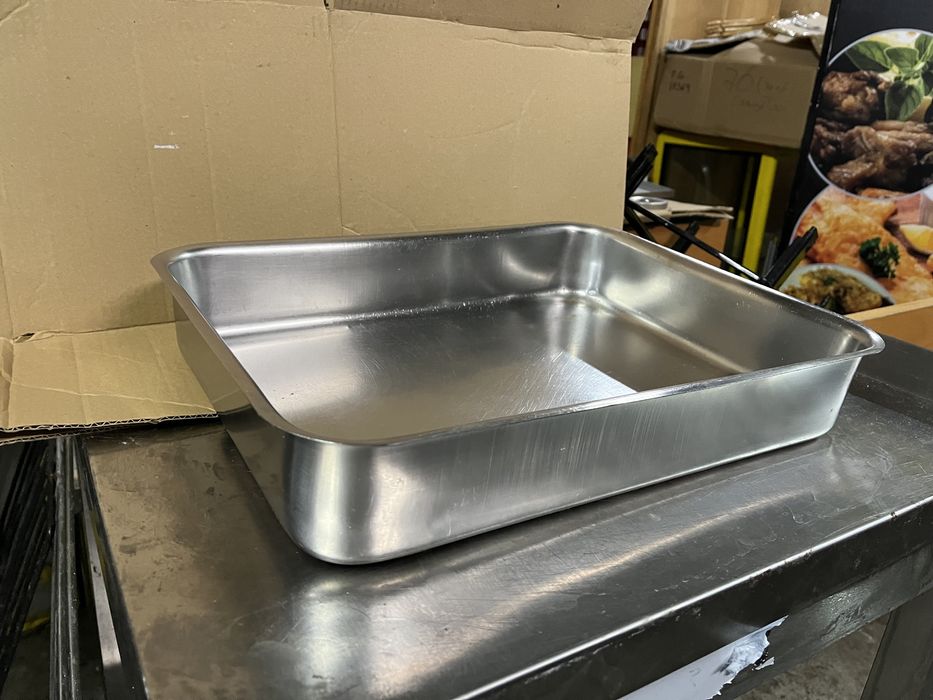 Tabuleiro em inox 43cm x 33.5cm x 7.5cm de altura