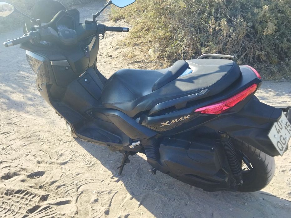 Yamaha XMAX 400 (15)