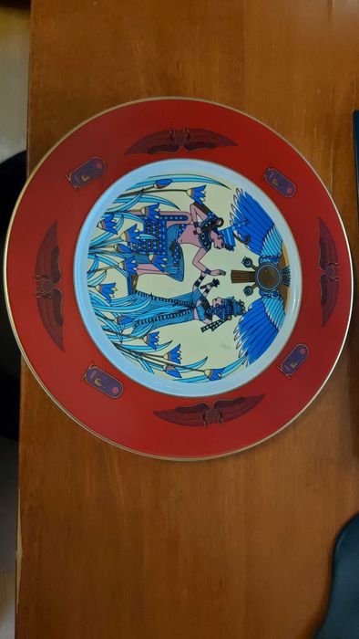 Prato Decorativo Fine Royal Porcelain Sculpture – Egípcio (32 cm)