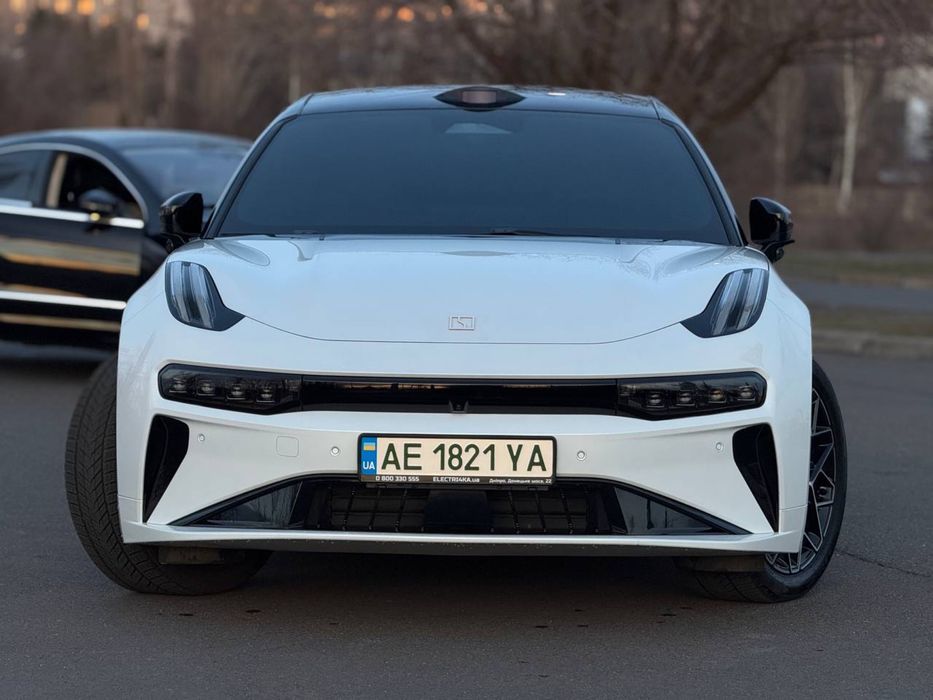 Zeekr 001 2024 стильный электрокар