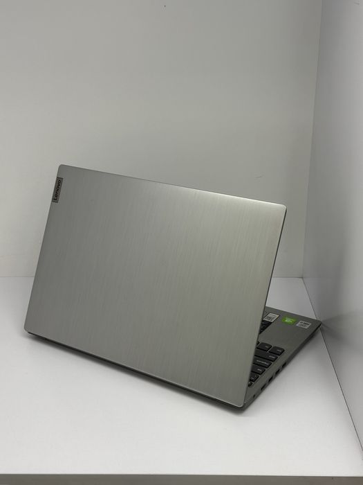 Lenovo IdeaPad 3 15 / i3-10110U / 8GB / SSD 512GB / NVIDIA