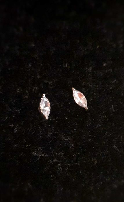 Brincos prateados nunca usados - 6 pares