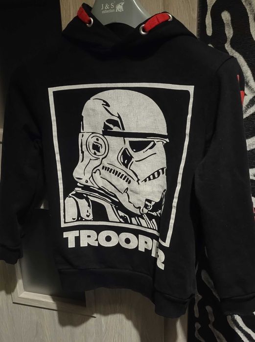 Star wars czarna bluza z kapturem Trooper na 9-10 lat Gratis wysyłka