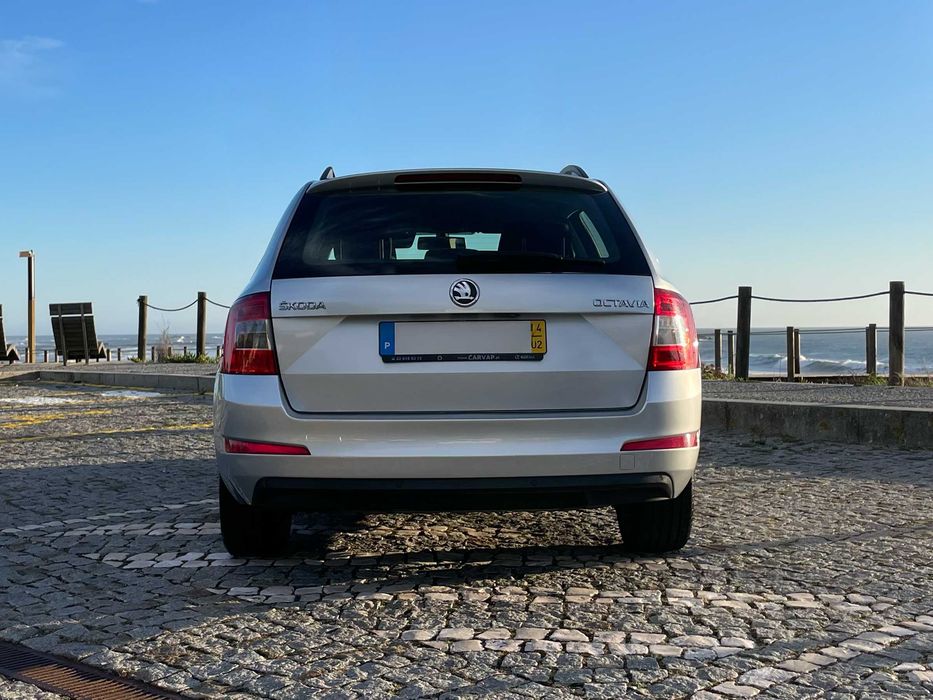 Škoda Octavia Break 1.6 TDI 105cv · 02/2014 · 230.000 km