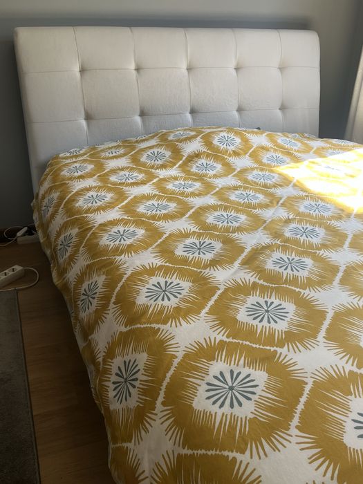 Cama de casal estofada p/ colchao 1,40/1,90m