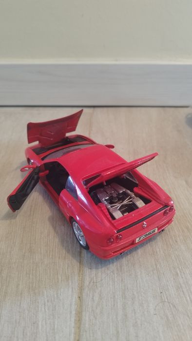 Carros de coleção Ferrari Porsche e VW