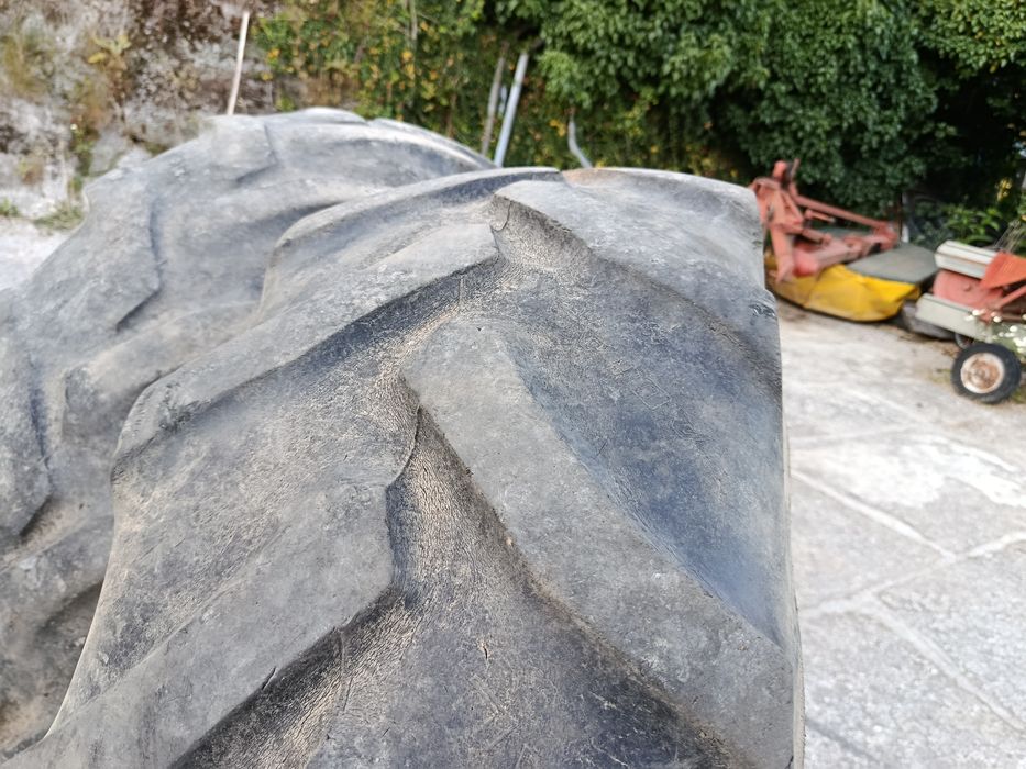 Pneus Goodyear 13.6 R24