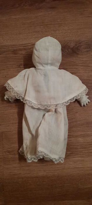 Antyczna lalka o trzech twarzach