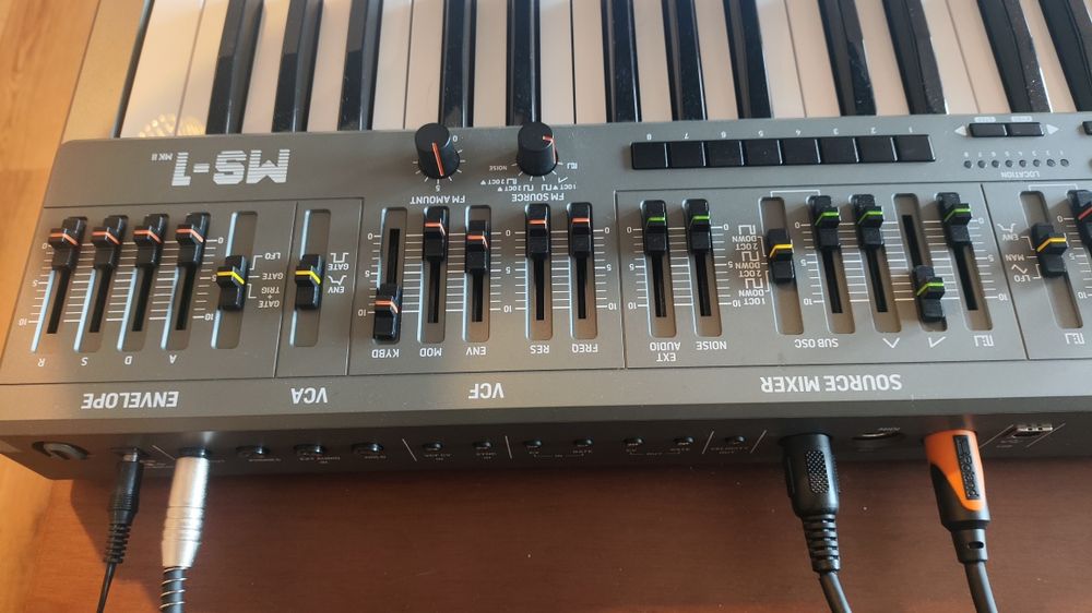 Behringer MS1 MK2