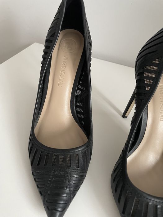 Czarne, skórzane buty na obcasie River Island 39