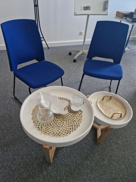 Zestaw mebli biurowych Sofa Profim 2 Krzesla Profim 2 Stoliczki mały duży