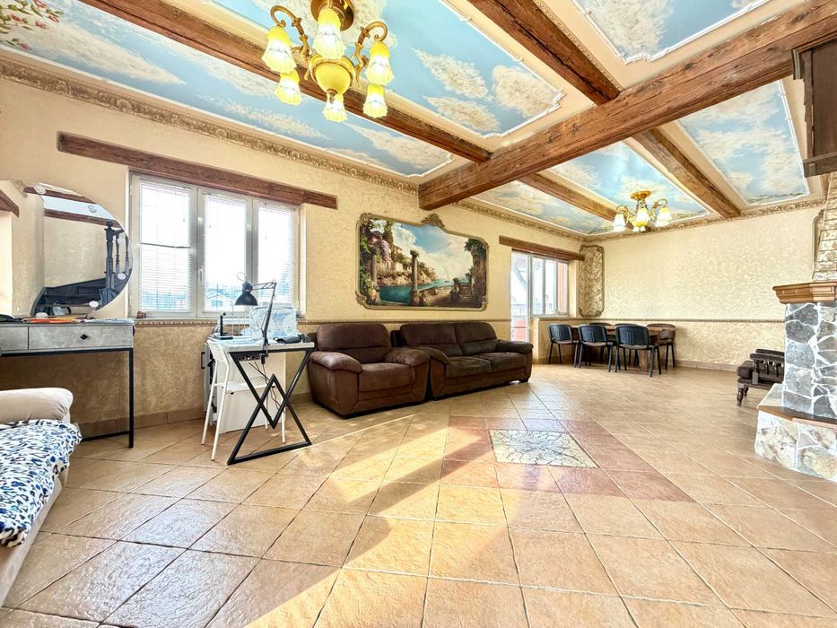 Просторий будинок для великої родини  с. Добряни, вул.Б.Хмельницького