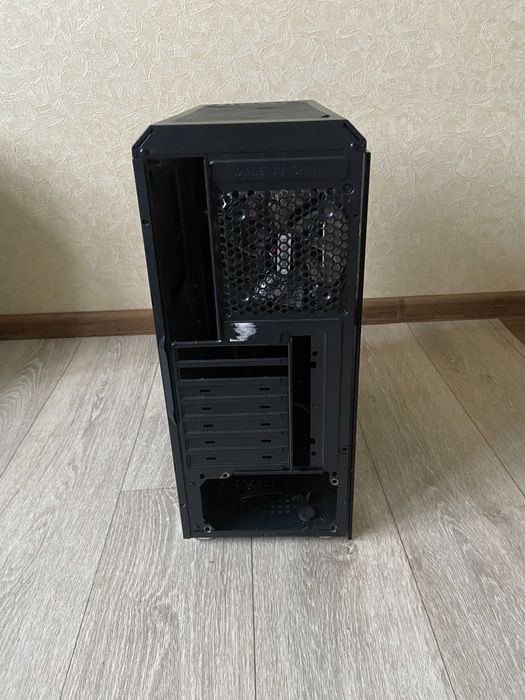 Корпус 1StPlayer F4-3B1 Black в гарному стані