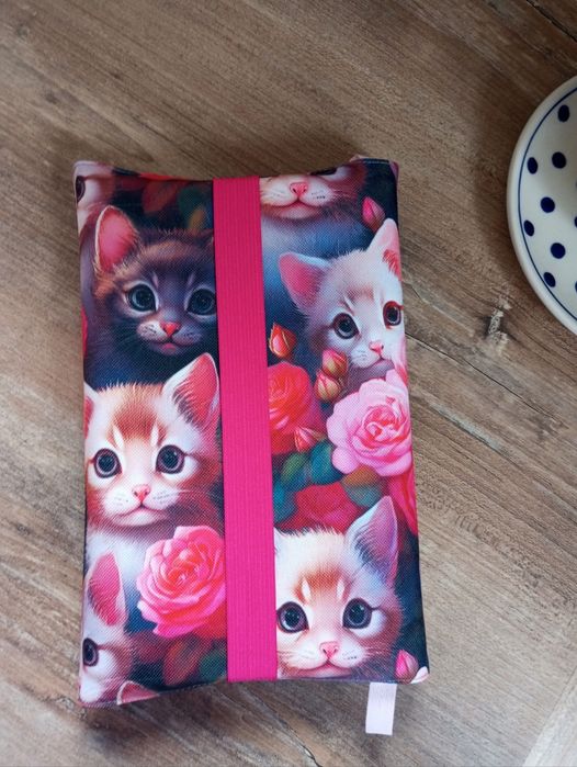 Otulacz na książki. Etui. Okładka.