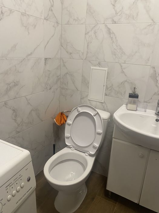 Здається в Оренду  2 к квартири, Новобуд , можна з тваринками !