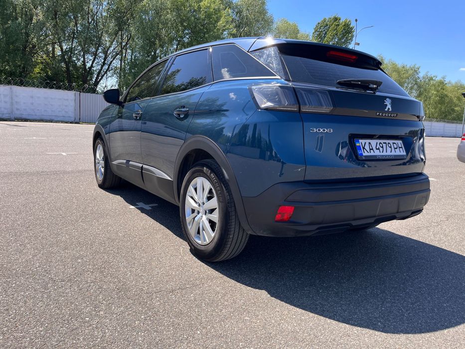 Продаю своє авто Peugeot 3008