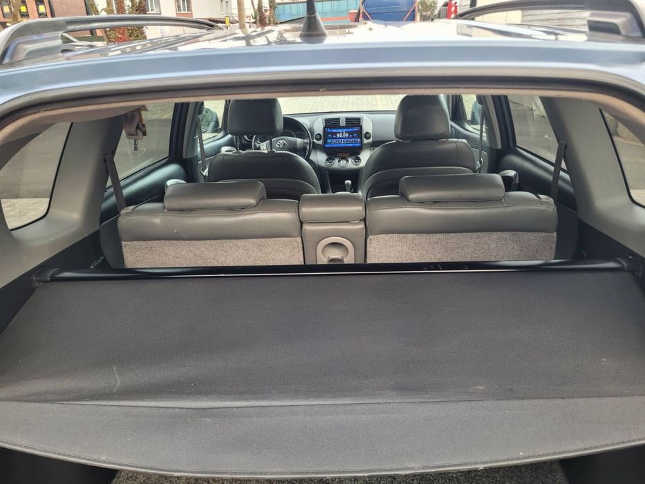 TOYOTA RAV 4 Avtomat 2.4 Long Avd