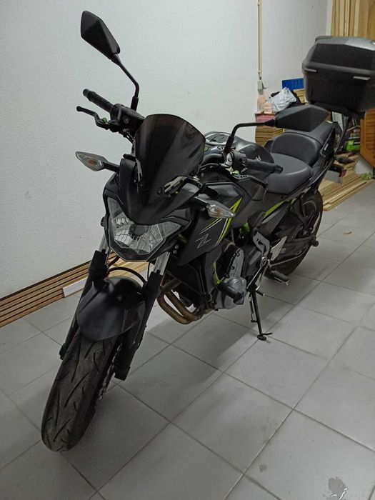 Kawasaki Z650 como nova