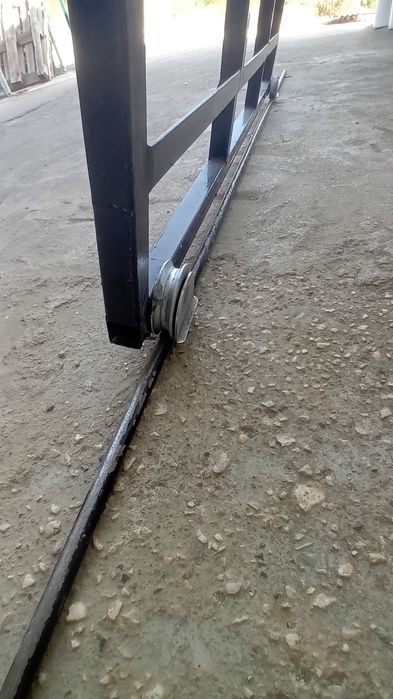 Estrutura metalica para porta ou portao de correr..