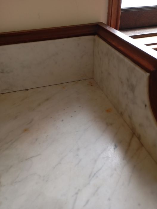 Secretaria em Mármore Retro