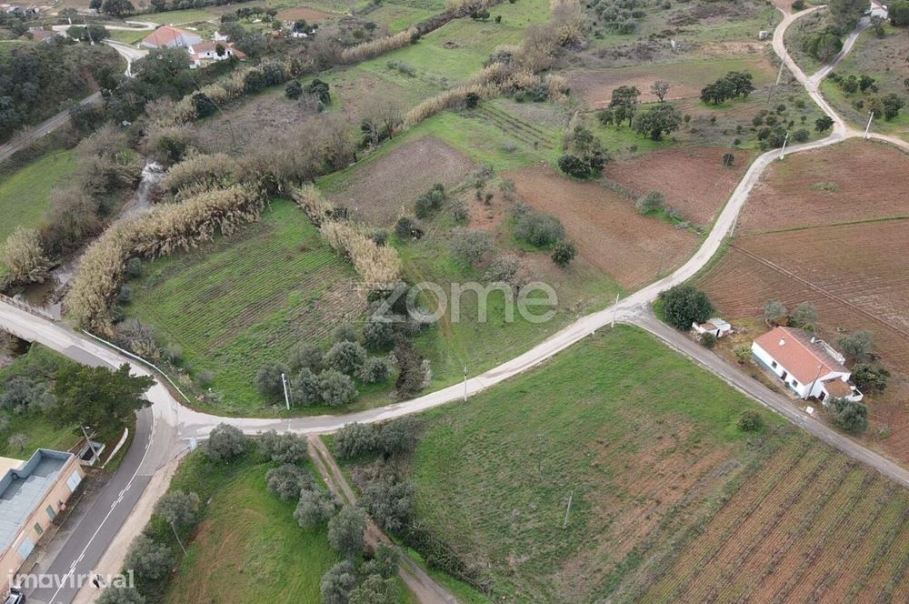 Terreno em Vale Figueira, Messines, com leito de água, 9.400 m².