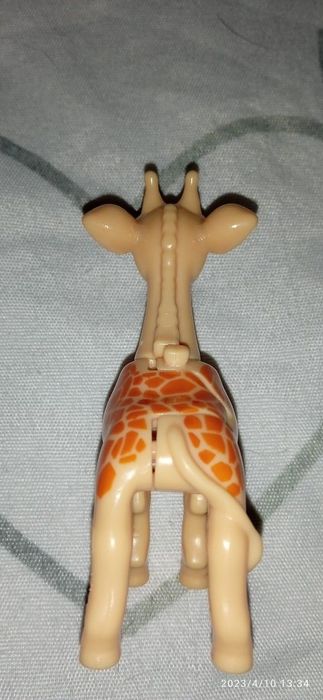 Zabawka Maskotka Figurka Żyrafka Kinder Surprise Jajko Niespodzianka