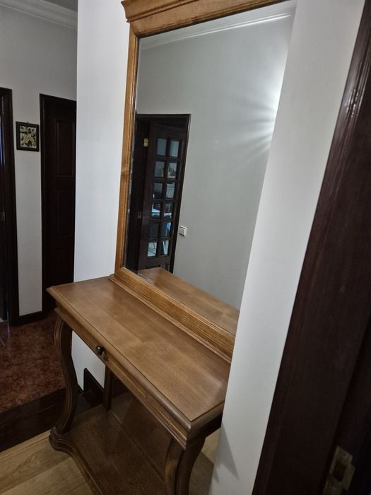 Credencia de entrada com espelho
