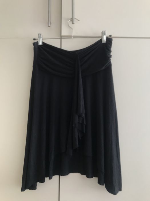 Czarna spódniczka