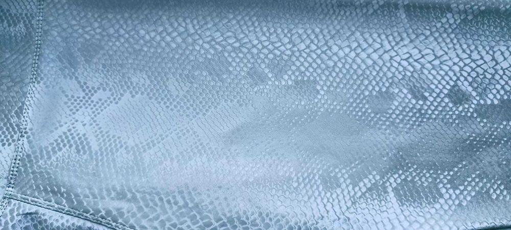 Легінси зі зміїним принтом