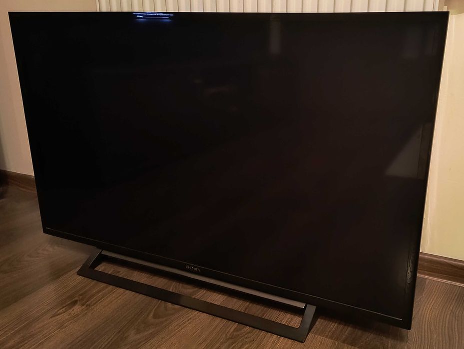 Telewizor SONY KDL-40R450B (uszkodzony) + pilot + zasilacz + baterie