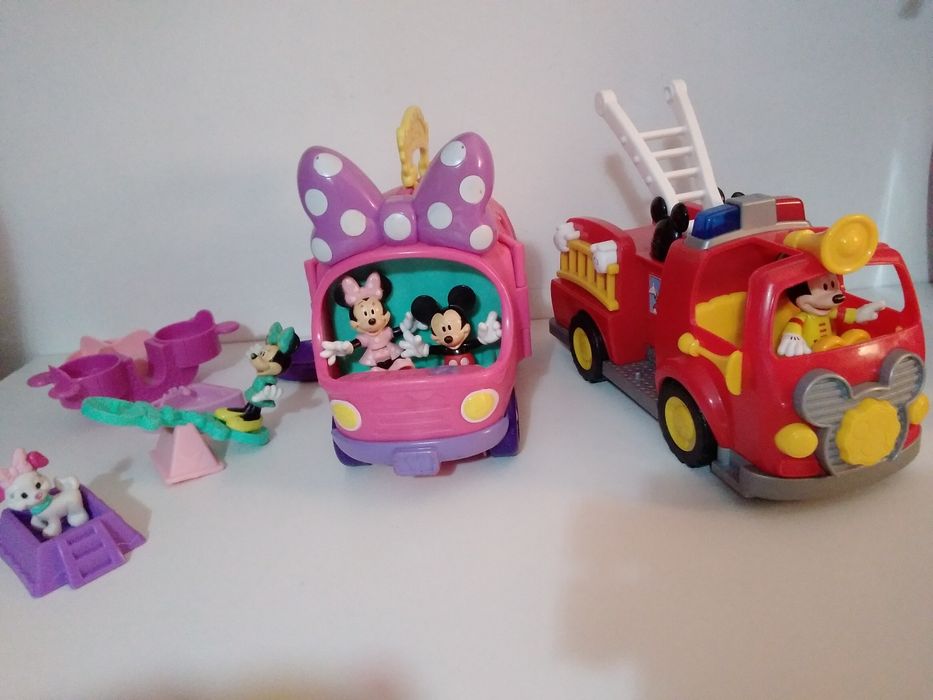 Lote Disney 4 figuras carro bombeiros + caravana