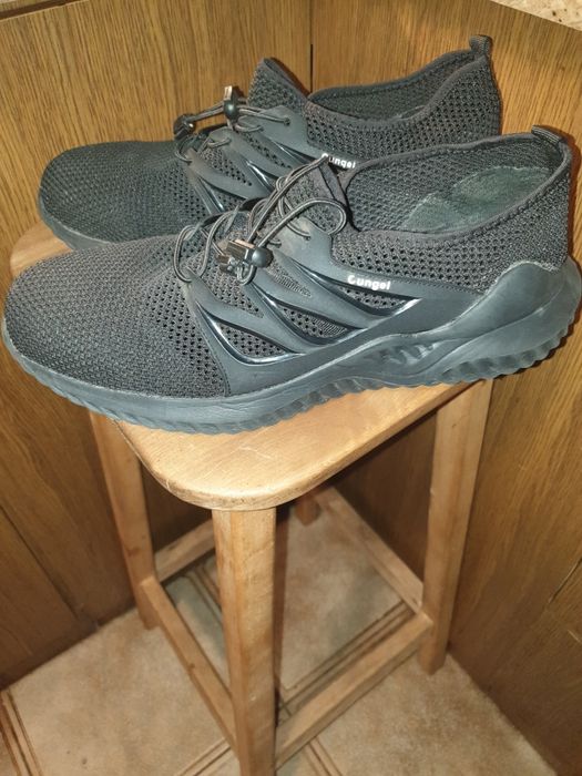 Кроссовки рабочие