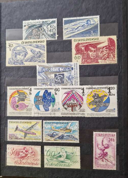 Klaser filatelistyczny ze znaczkami