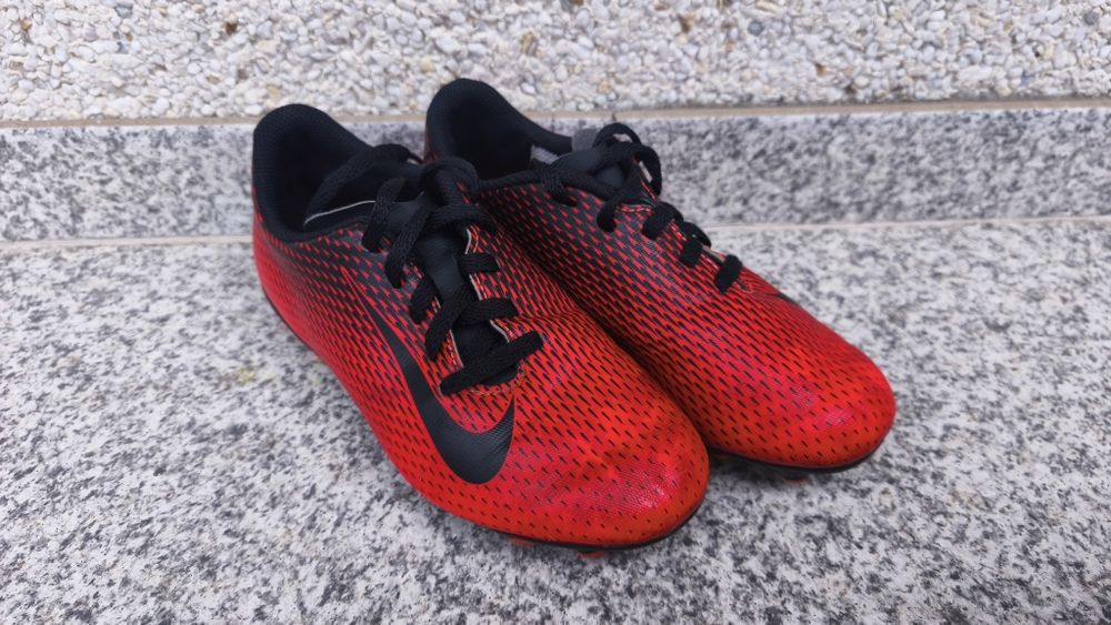 Chuteiras Nike vermelhas