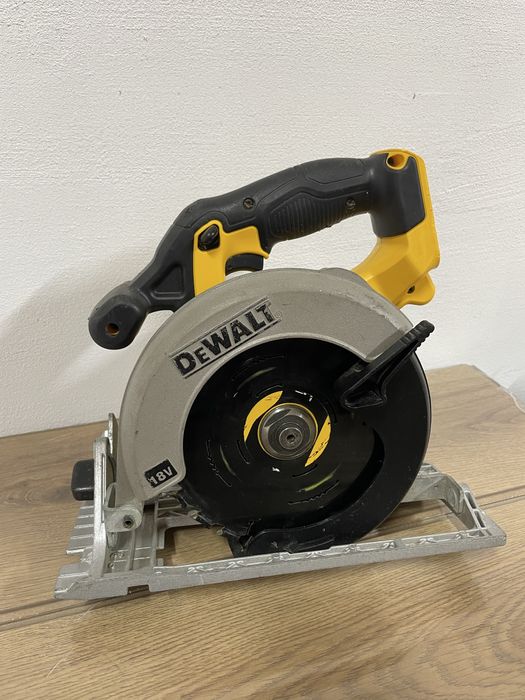 Пила дискова по дереву DeWalt DCS391 18в