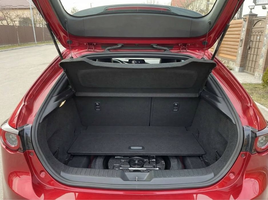 Mazda 3 2014 седан 2.0 Skyactiv‑G 155 к.с. Мазда 3 передній привід