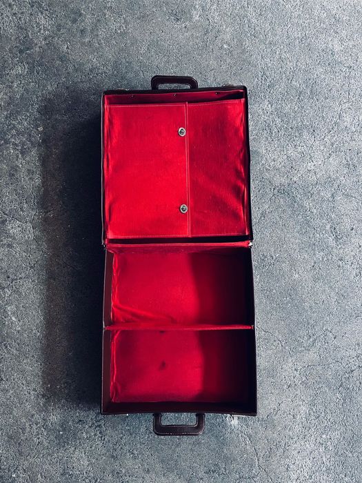 MALA / EXPOSITOR couro castanho