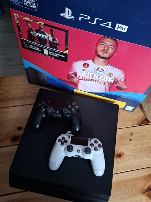 sprzedam PlayStation 4